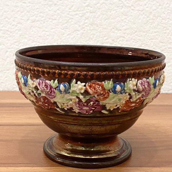 19th Century British Hand Enamelled Relief Molded Floral Band Copper Luster Bowl - Picture 3 of 13